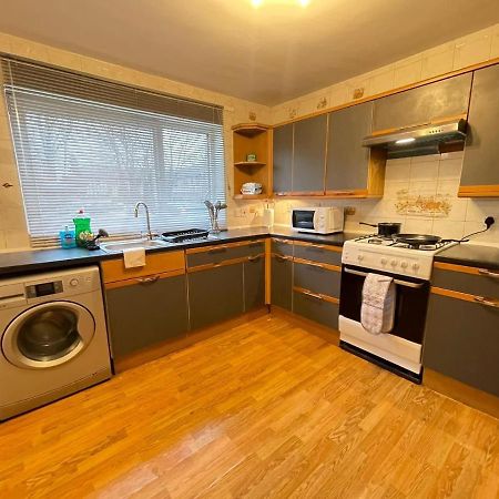Spacious Bedroom In Beckton ロンドン エクステリア 写真